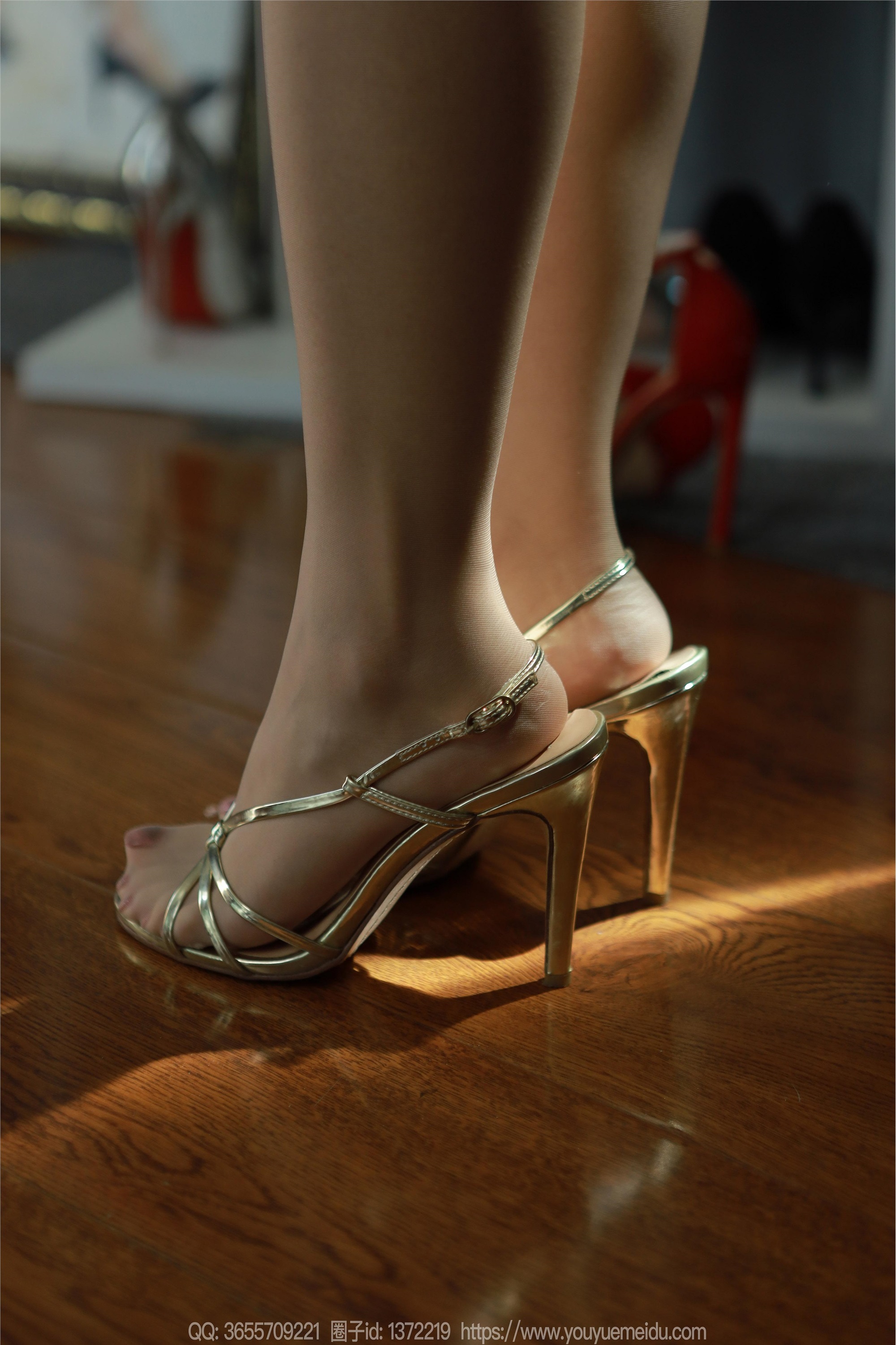 IESS异思趣向  2024.08.07 丝享家 1814 婉萍《吊带波点》